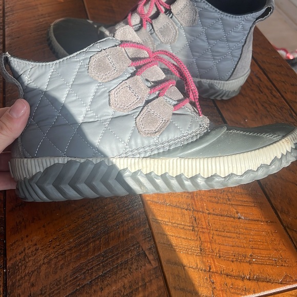 Sorel booties - Picture 3 of 5